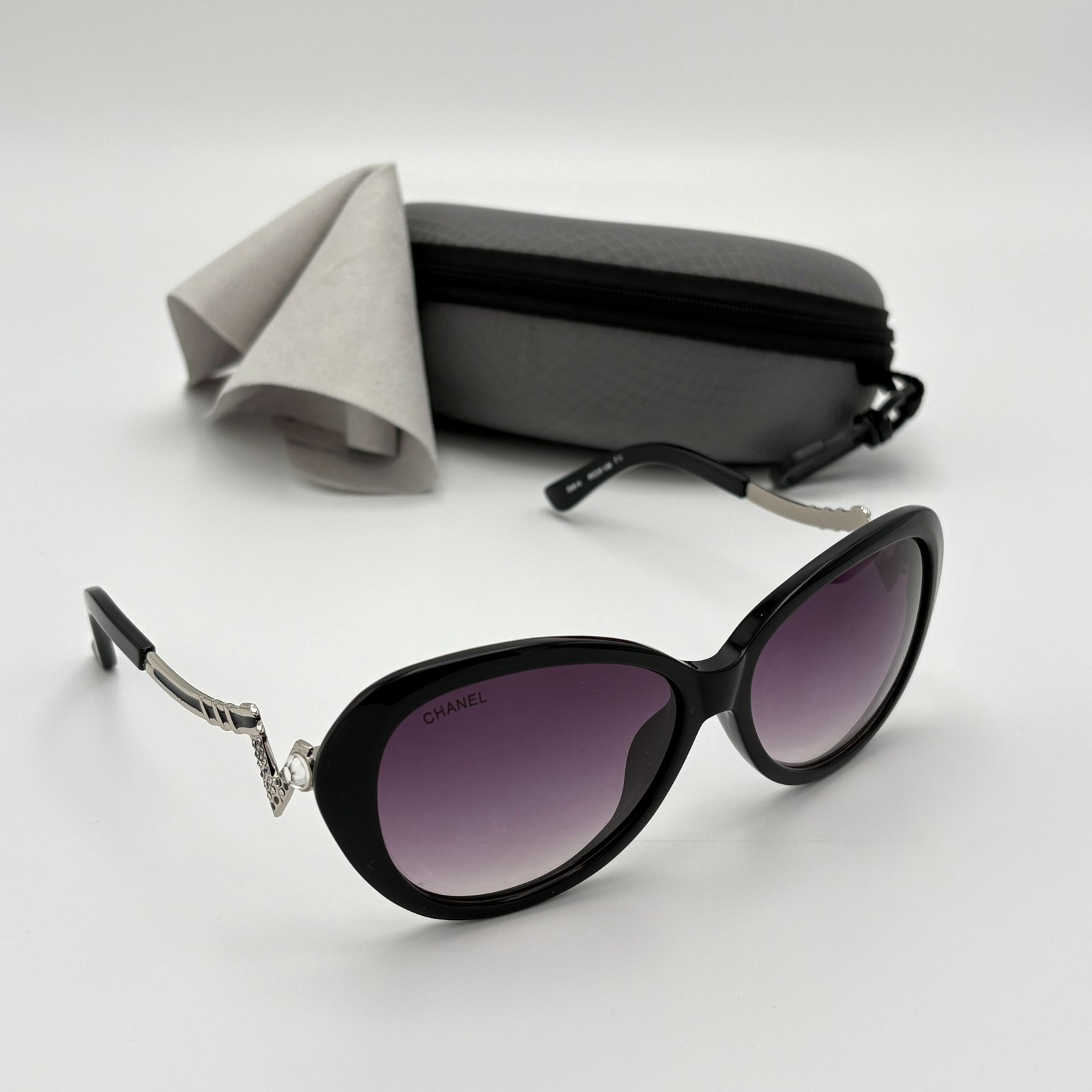 Chanel Luxe Shades3