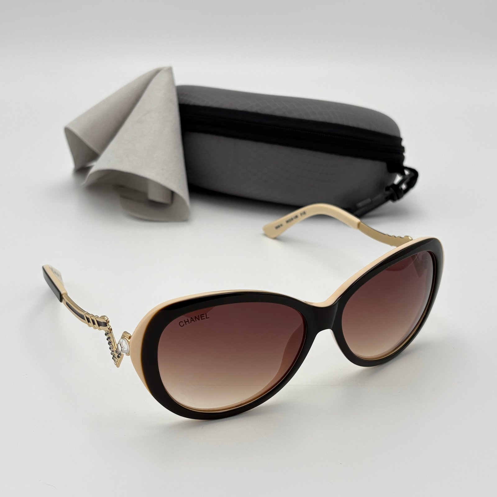 Chanel Luxe Shades
