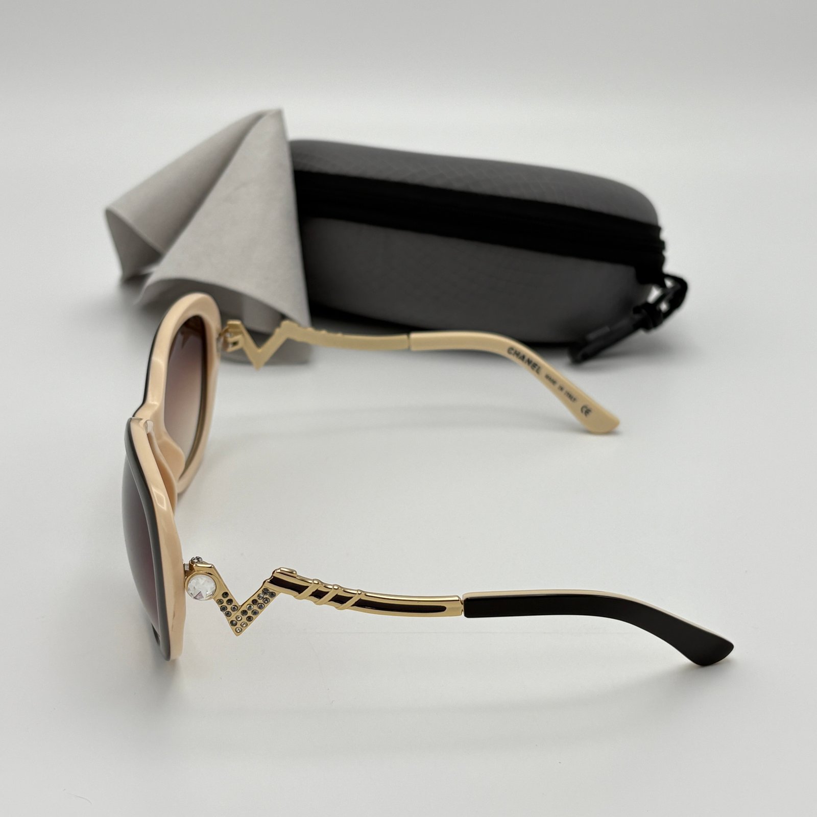 Chanel Luxe Shades - GOLD